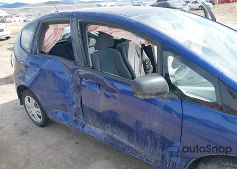 2010 Honda Fit z USA, uszkodzony, nr VIN JHMGE8H27AS004605